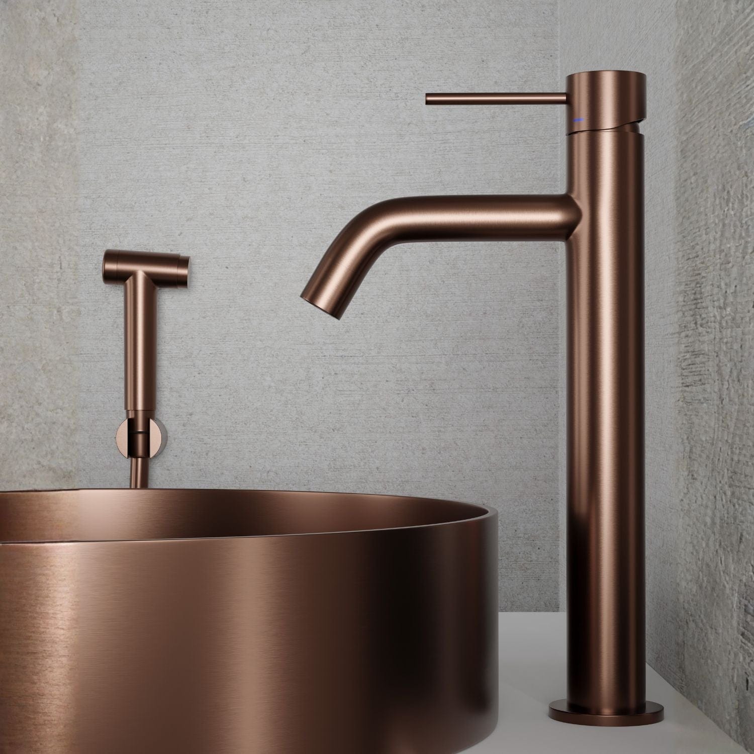 INR Voyage High Servantbatteri med Hånddusj Brushed bronze INR Iconic Nordic Rooms Servantbatteri INR-80001432