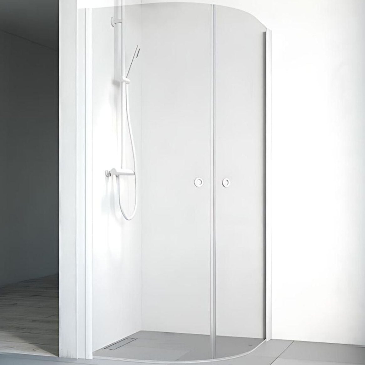 Macro Design SPIRIT Dusjhjørne Rund Klarglass Lav Hvit / 80x80cm / Klart glass med hullgrep Macro Design Dusjdør BUN-DHSCV808GKLL