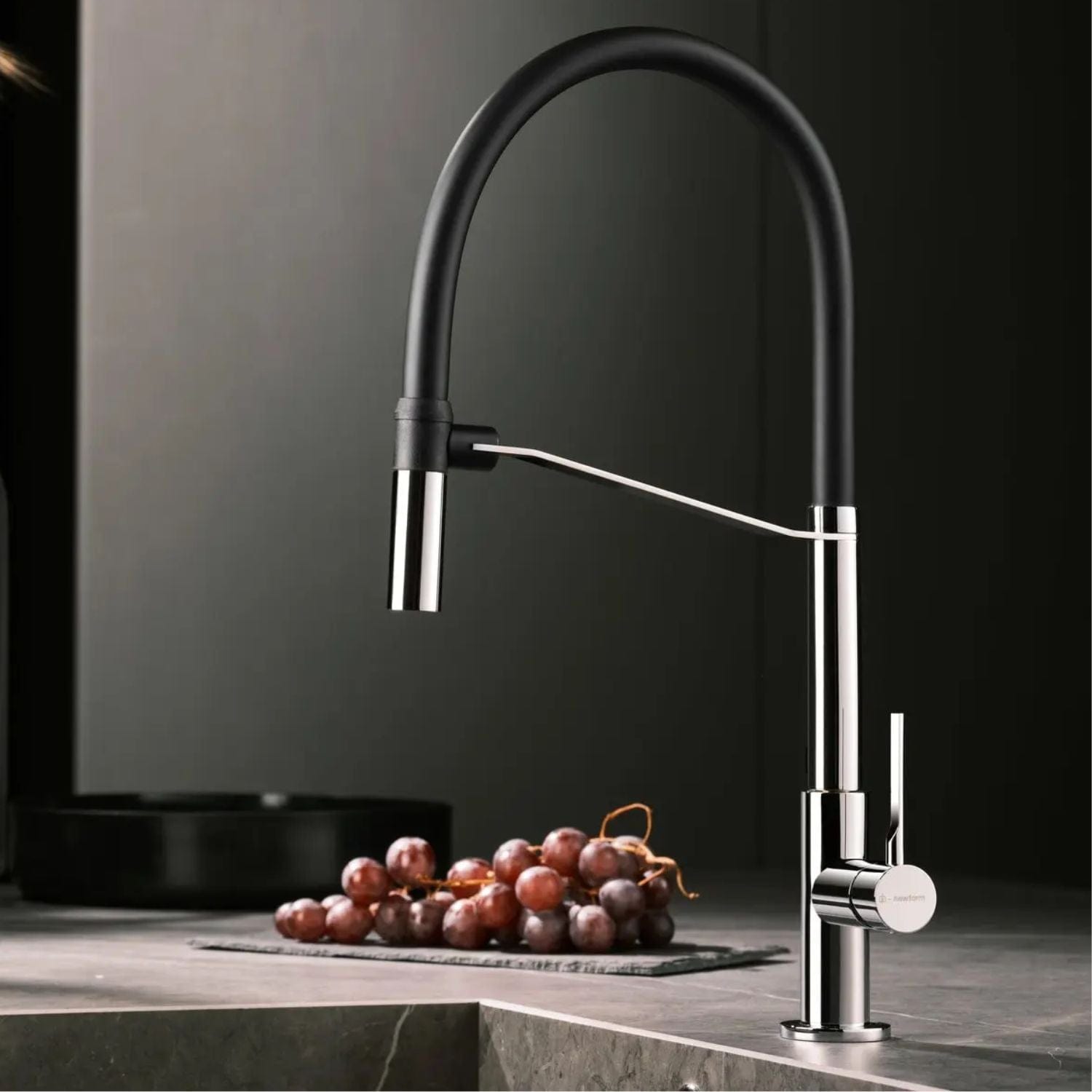 Newform Maki Kjøkkenarmatur - Fleksibel tut Newform Kjøkkenarmatur