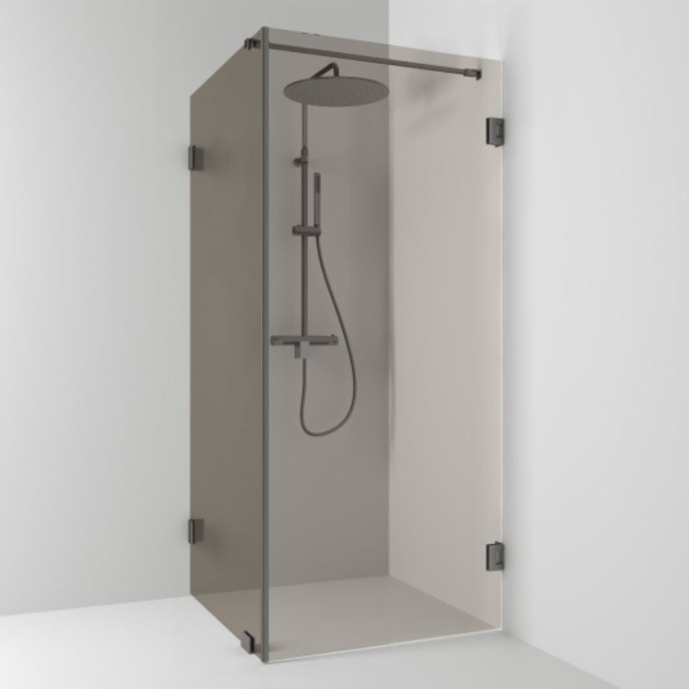 Svedbergs 180° Dusjhjørne Kombi (vegg+dør) Blyantpenn svart / 80x80cm / Bronsefarget glass Svedbergs Dusjhjørne SV-624988