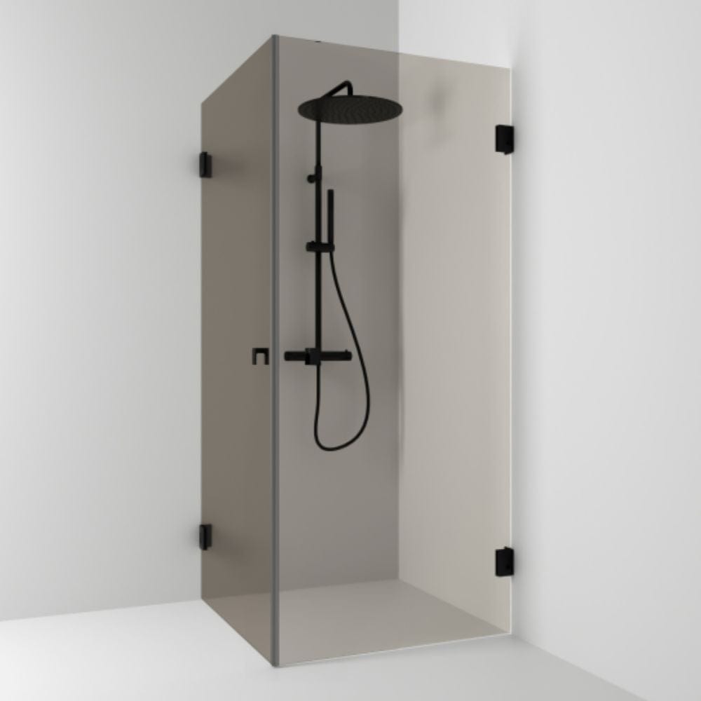 Svedbergs 180° Dusjhjørne Rett Svart matt / 80x80cm / Bronsefarget glass Svedbergs Dusjhjørne SV-683988