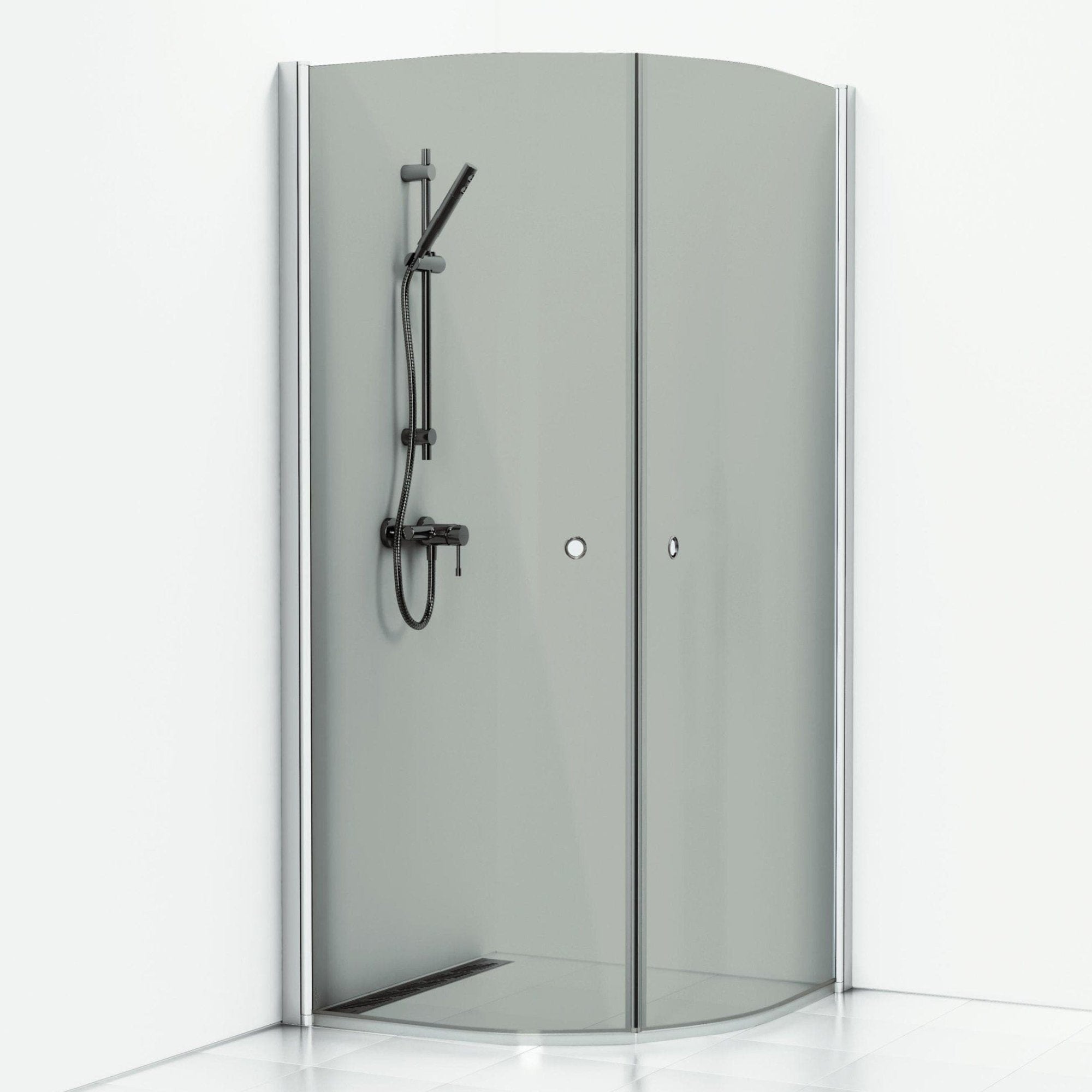 Svedbergs Skoga Dusjhjørne Buet Hullgrep Matt aluminium / 80x80cm / Røkfarget glass Svedbergs Dusjhjørne SV-60611388