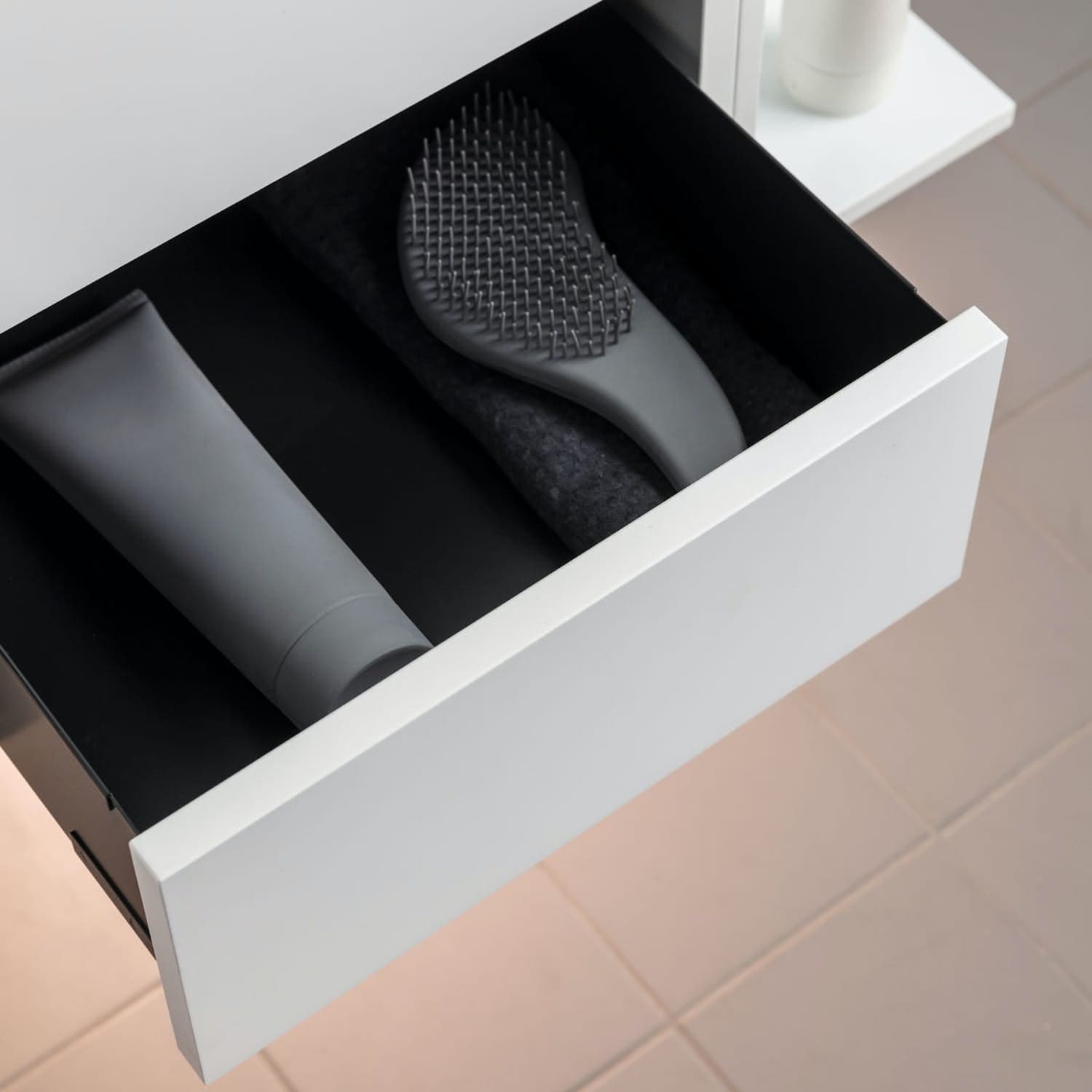 Svedbergs Uttrekkbar skuff til høyskap Hvit matt / 35cm Svedbergs Tilbehør møbler SV-74351