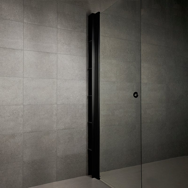 INR Pile Dusjoppbevaring, Høydetilpasset 1400-2000mm Svart matt INR Iconic Nordic Rooms Dusjhylle INR-80001263