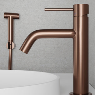 INR Voyage Mid Servantbatteri med Hånddusj