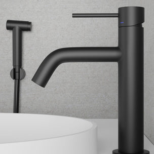 INR Voyage Mid Servantbatteri med Hånddusj