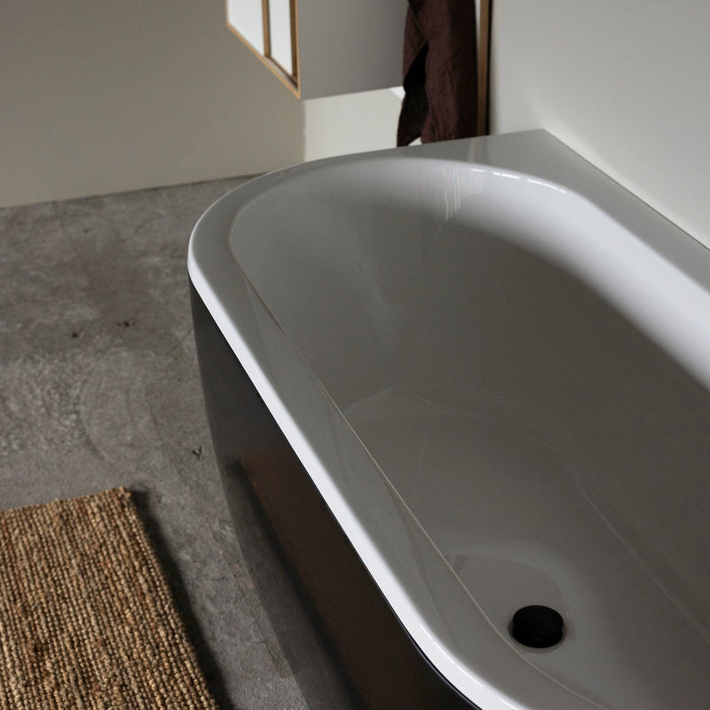 Interform Seid Badekar Back-to-wall 160x75 - med panel Interform Frittstående badekar