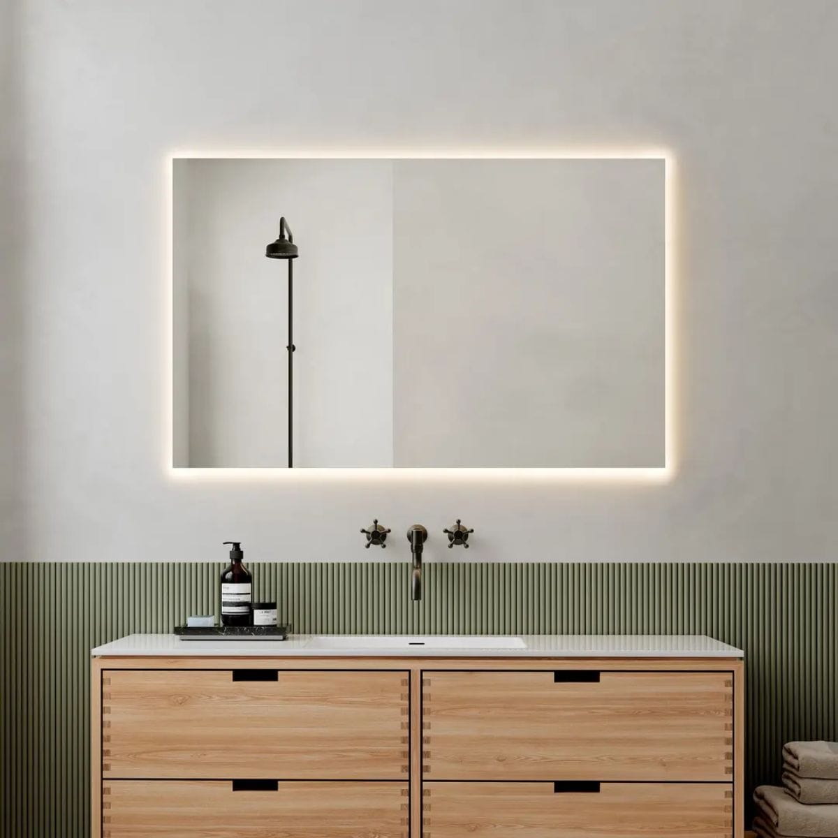 Korsbakken Celina Speil med lys 100cm Korsbakken Baderomsspeil KO-702900100