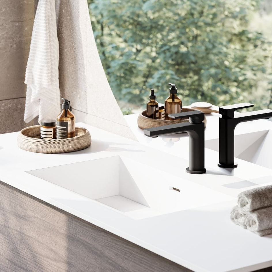 Korsbakken Corian Servant med Flat Bunn Korsbakken Møbelservant