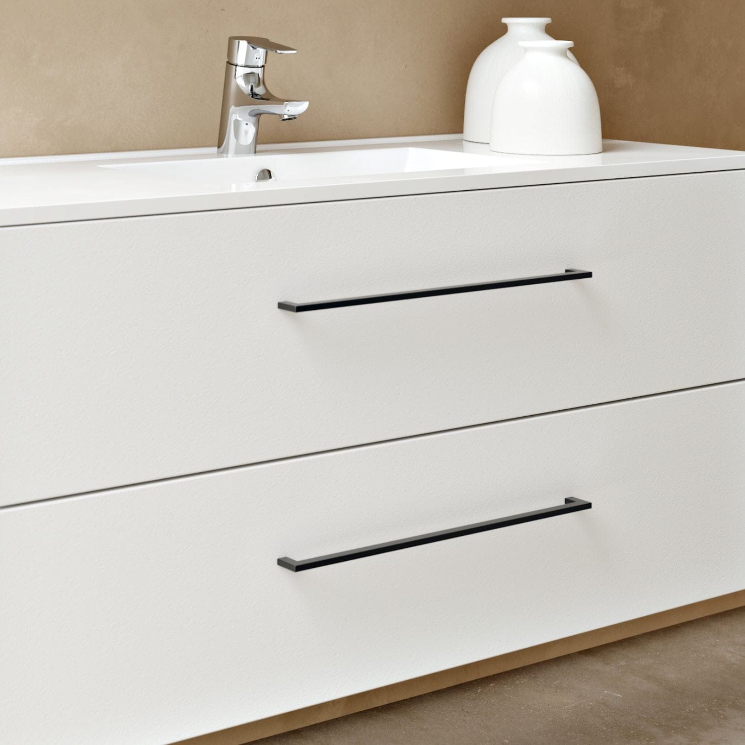 Linn Bad Hilde Grep Svart matt / 46cm Linn Bad Knotter og håndtak LB-15SMCC448TT