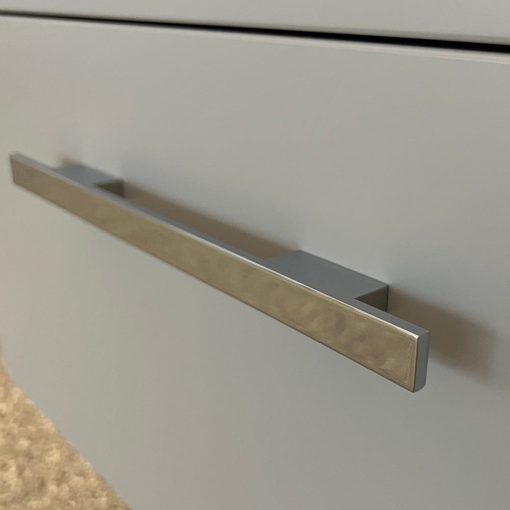 Linn Bad Ingrid Grep kjøpes sammen med møbel Krom Linn Bad Knotter og håndtak LB-70850-320