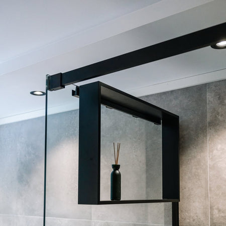 Novellini Frame Dusjhylle med håndklekroker