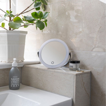 Smedbo Outline LED Sminkespeil x7 forstørring Ø18cm