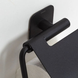 Tiger Colar toalettrullholder med lokk 