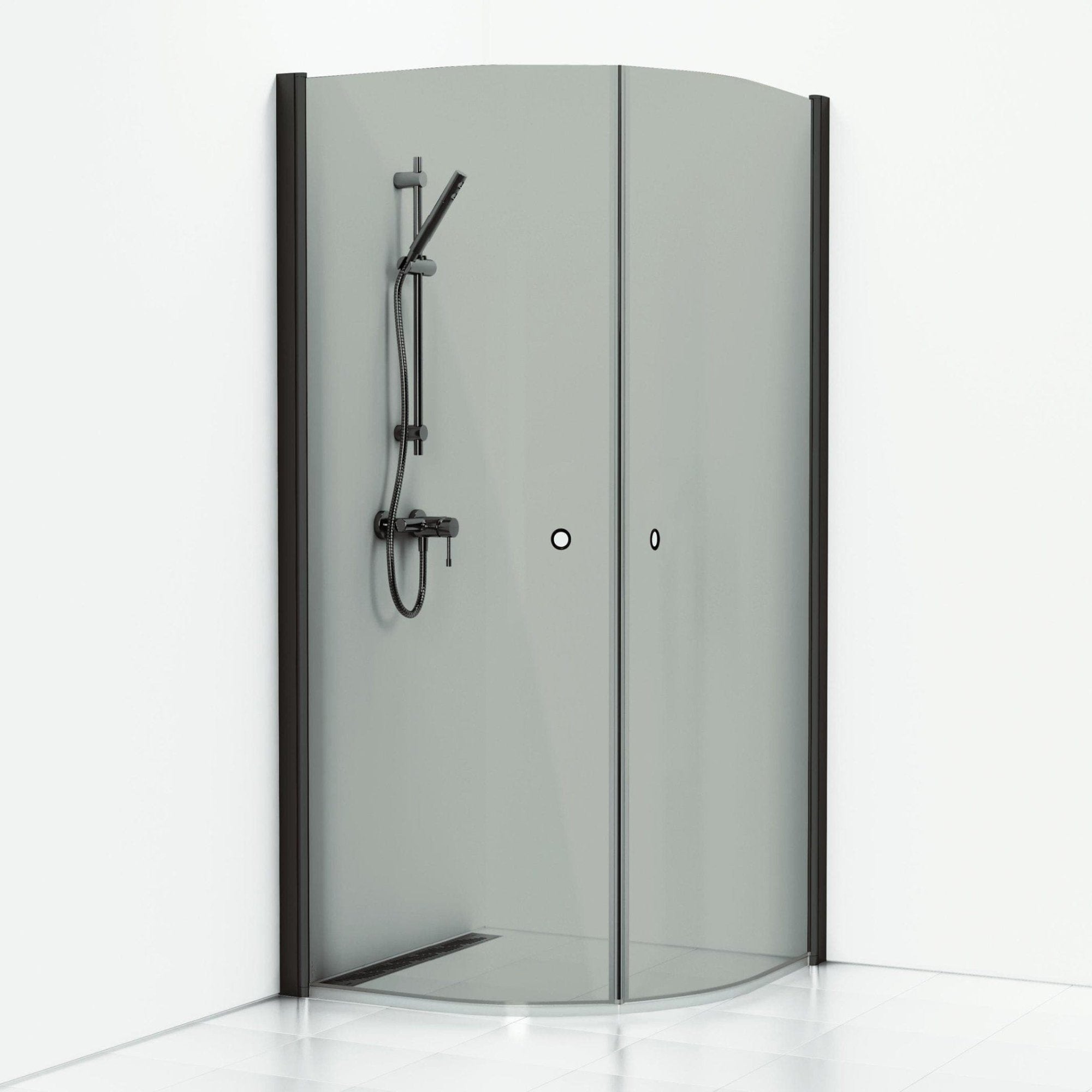 Svedbergs Skoga Dusjhjørne Buet Hullgrep Svart matt / 80x80cm / Røkfarget glass Svedbergs Dusjhjørne SV-60611288